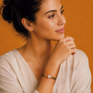 pulsera con pedra blanca de opalina