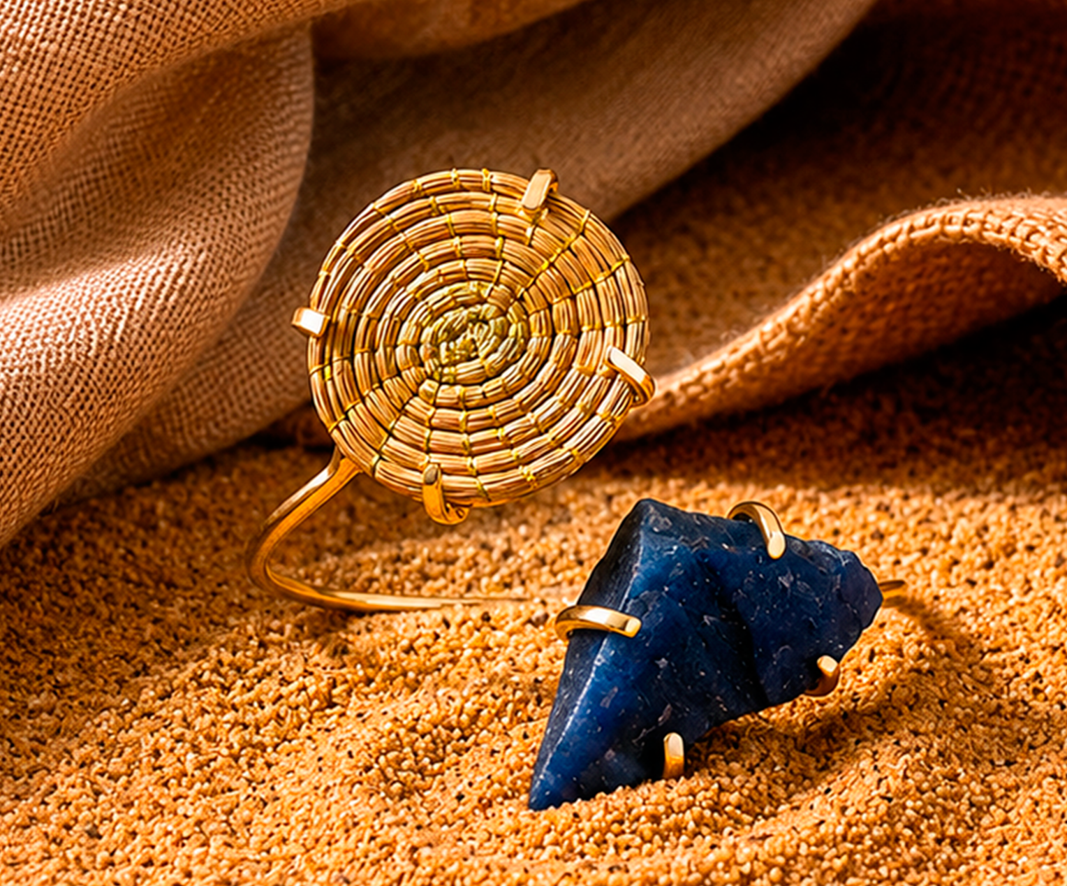 brazalete circular de capim dourado y piedra natural de sodalita brazalete circular de capim dourado y piedra natural de sodalita