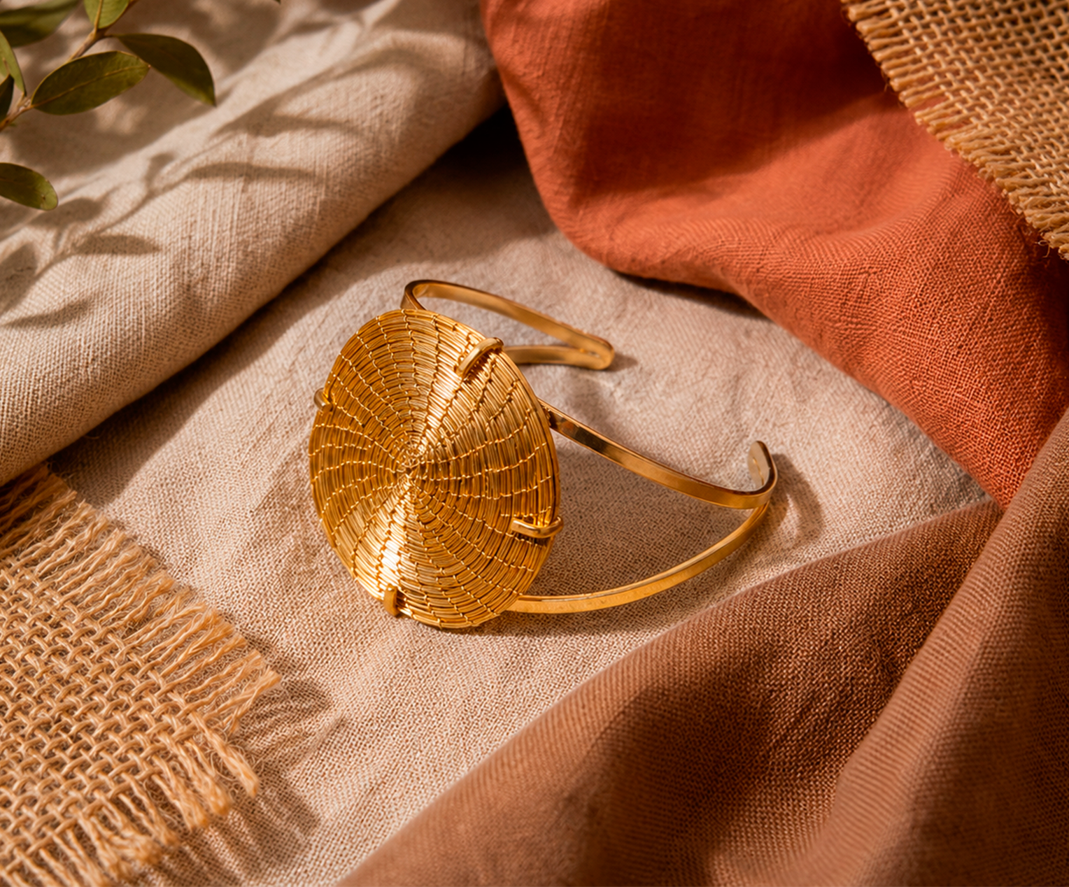 brazalete circular de capim dourado natural brazalete circular de capim dourado natural