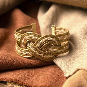 Mamedio Accesorios | Oro Vegetal | Joyería Artesanal en Sevilla brazalete trenzado capim dourado clásico