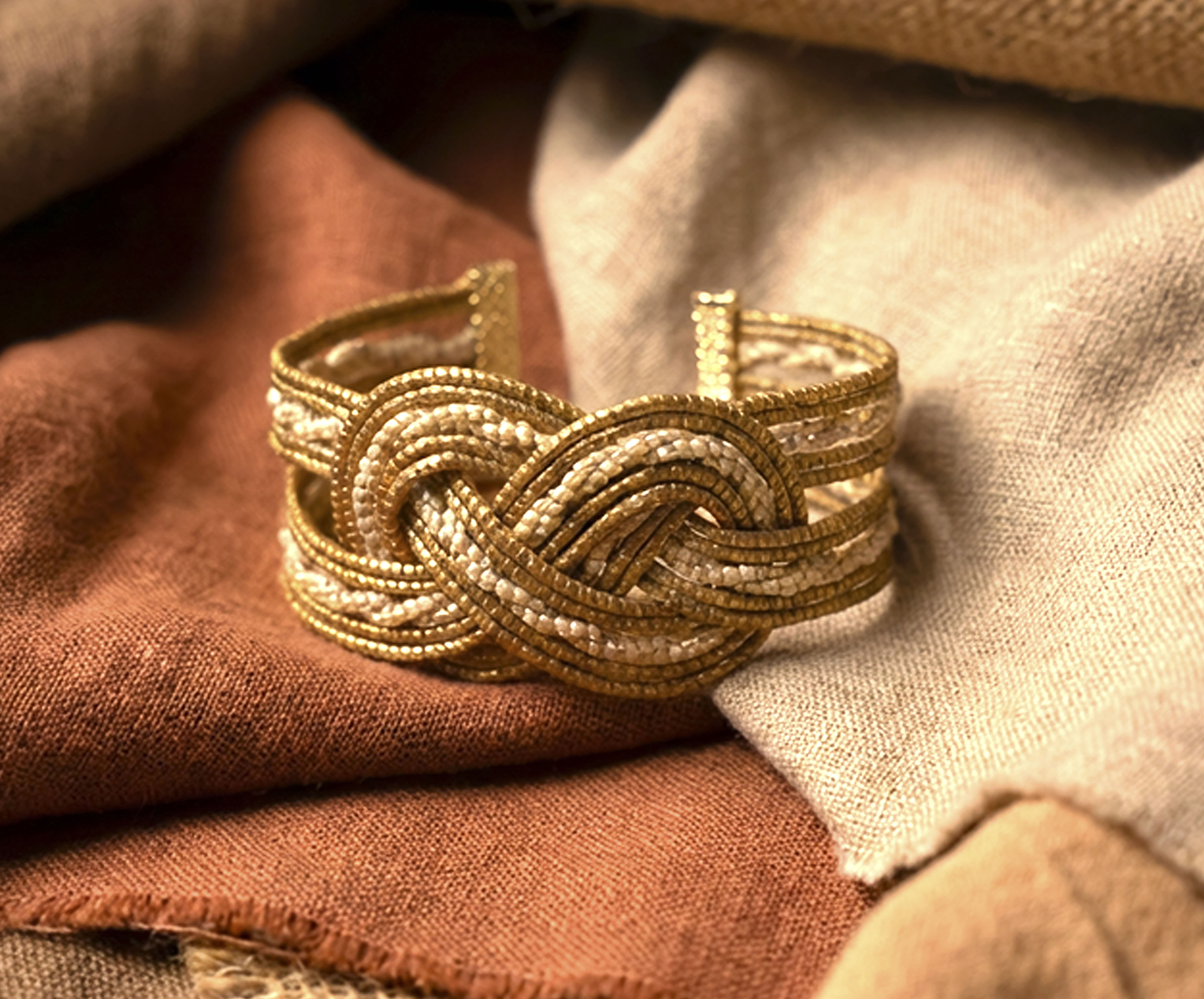 brazalete trenzado capim dourado clásico brazalete trenzado capim dourado clásico